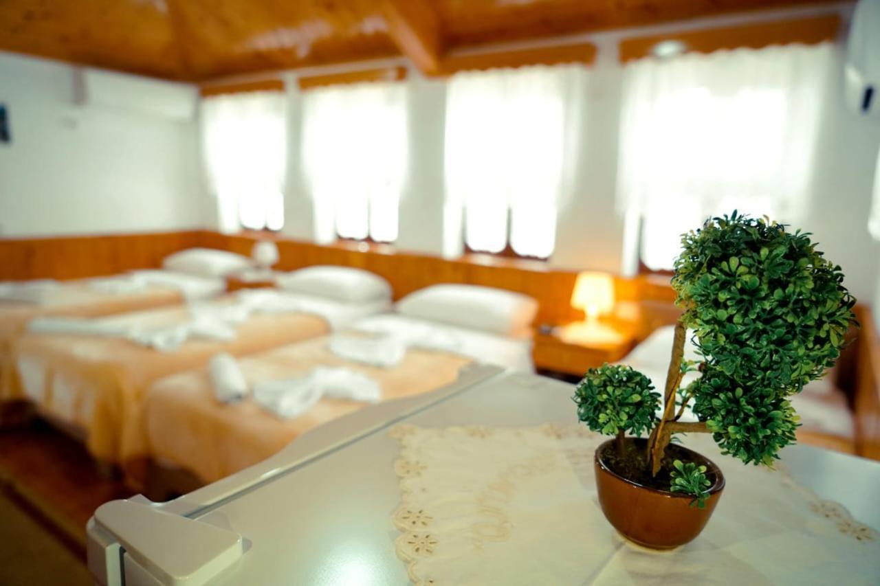 Hotel Domino Αργυρόκαστρο Εξωτερικό φωτογραφία